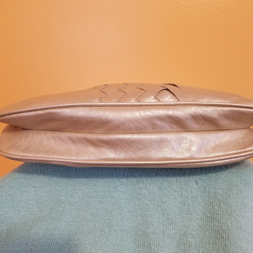 Gold/ Cream Clutch - Picture 3 of 5